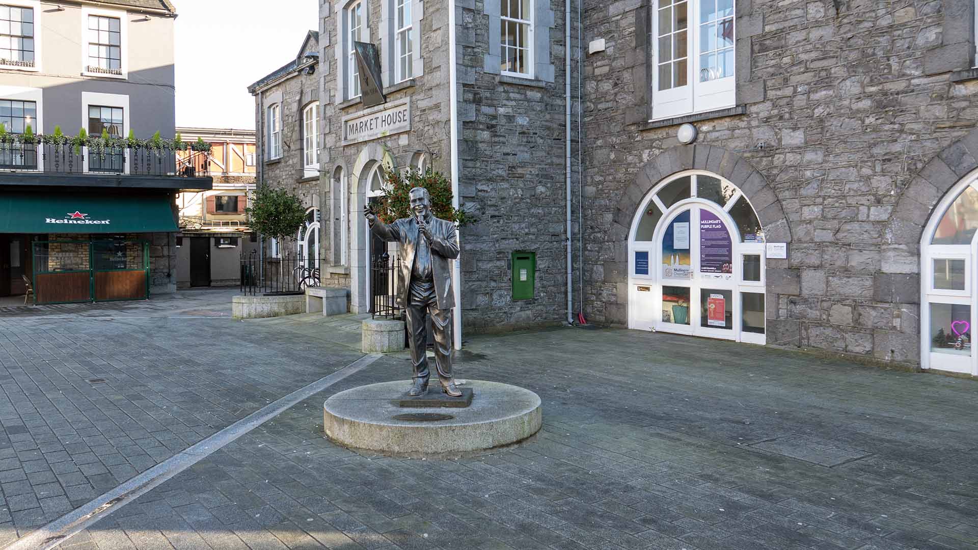 Joe Dolan (1939-2007) Statue Mullingar