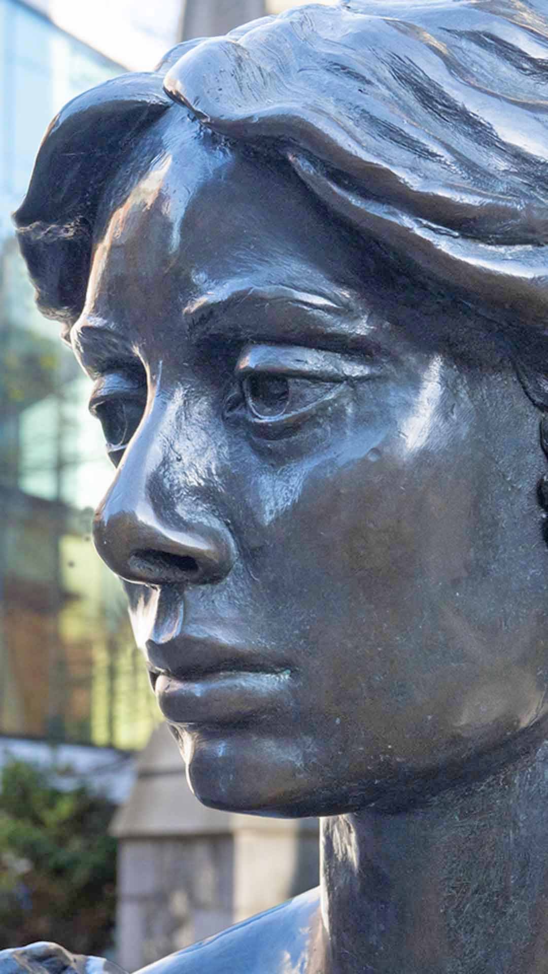 a statue of a woman's face