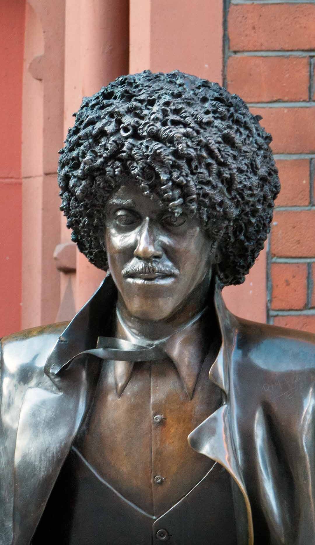 Phil Lynott statue Harry Street