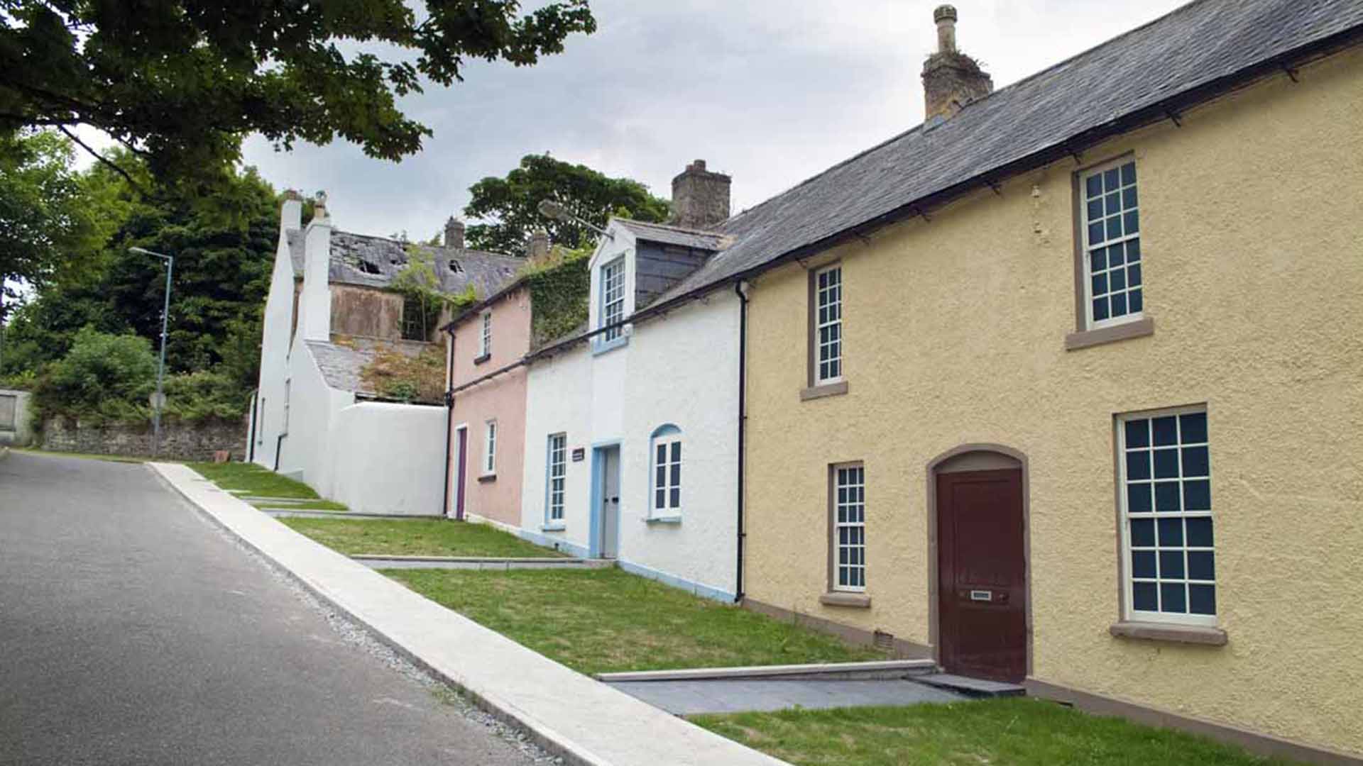 Spike Island is 103 Acres.