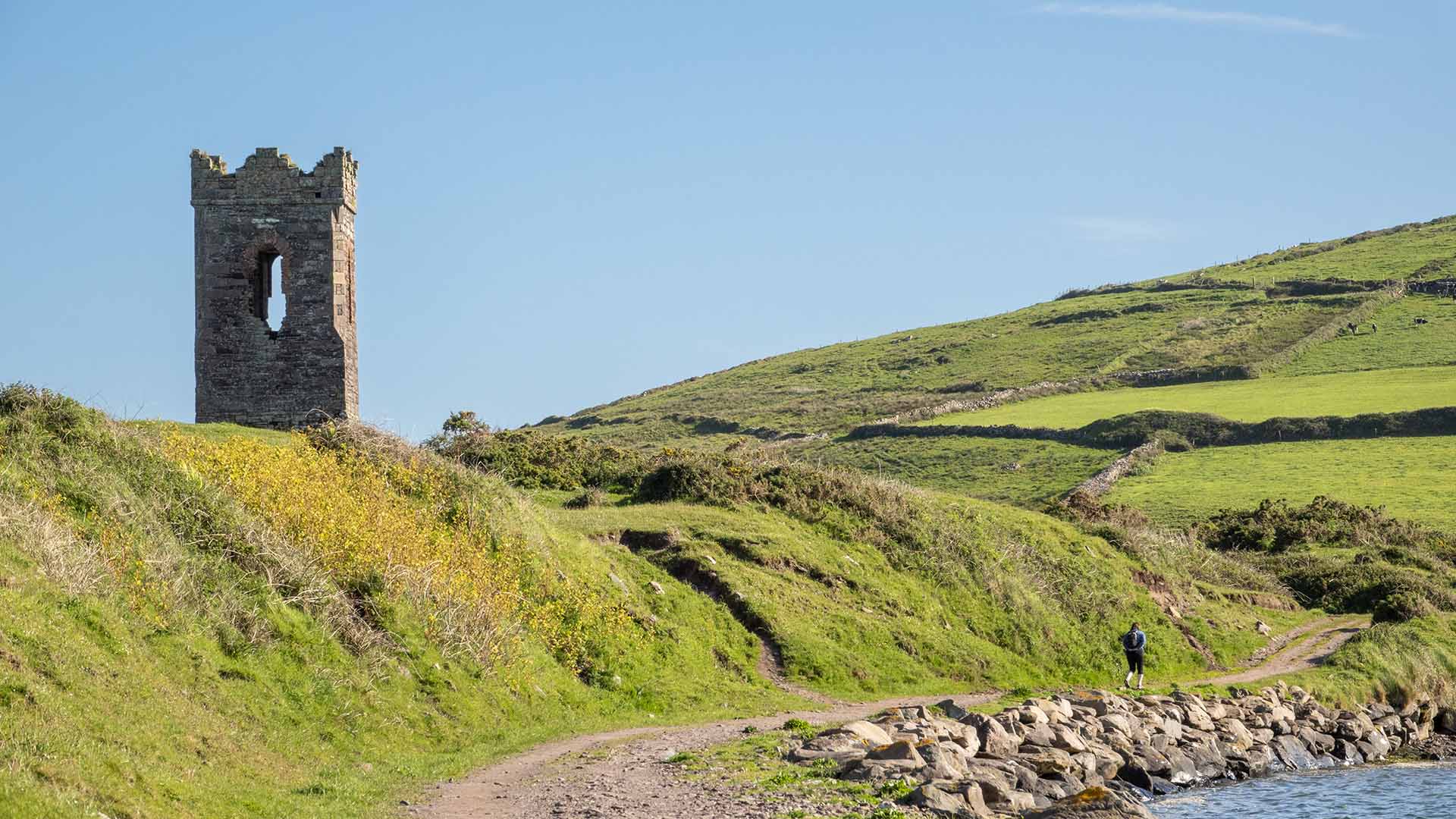 Dingle Lighthouse Walk passing Hussy’s Tower